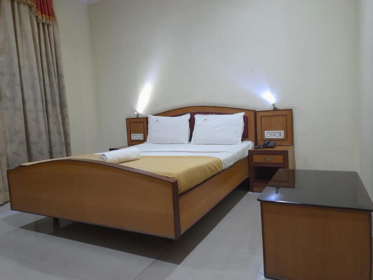 Hotel Dp Oberoi Residency Kochi Exterior foto